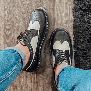 Dr. Martens 3989 BEX SMOOTH LEATHER BROGUE SHOES